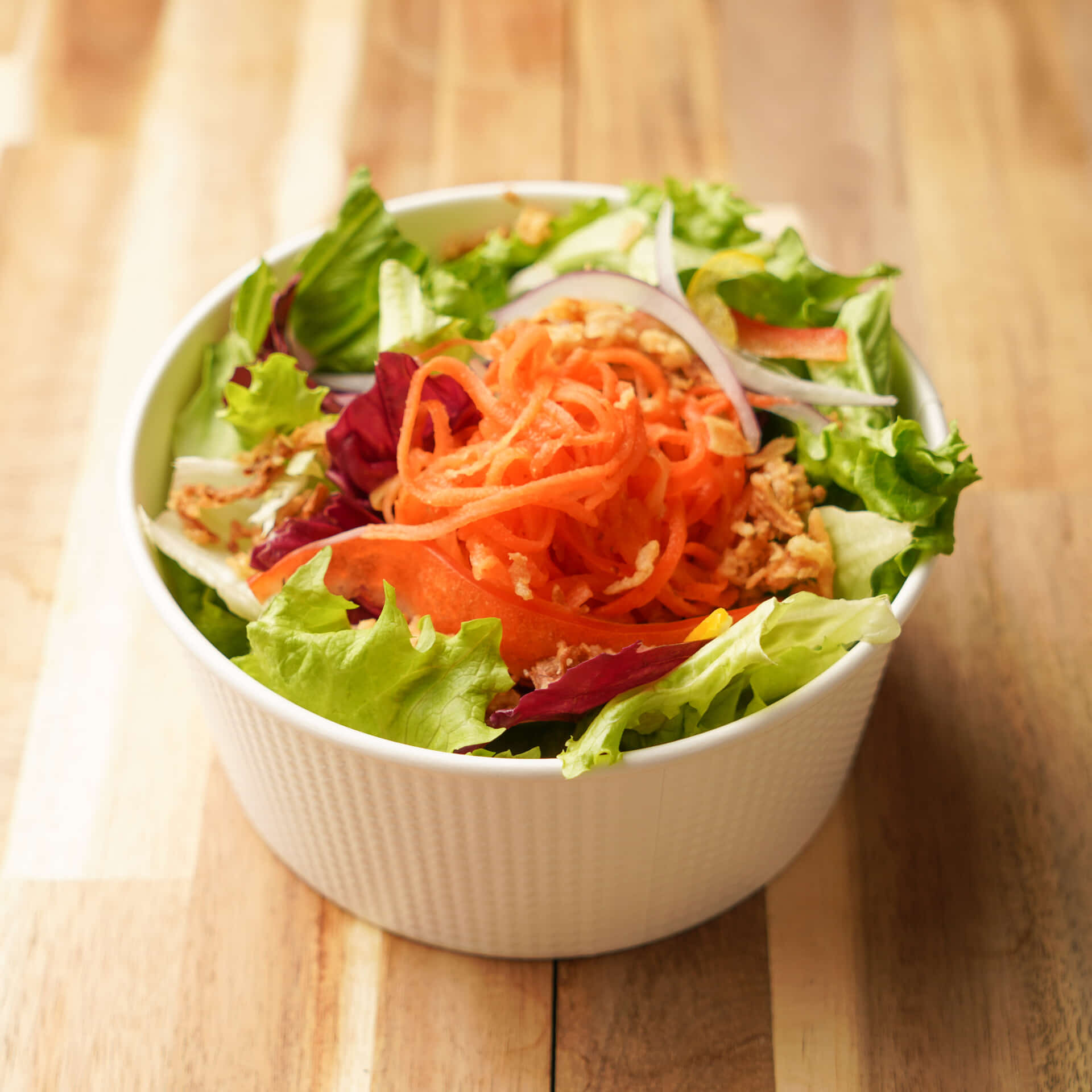 ワインバルのサラダ